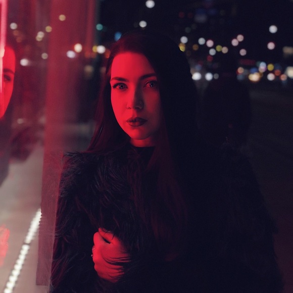 Meet your Posher, Kate! - Picture 3 of 5